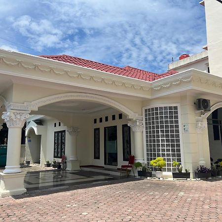 De Nusantara Hotel Syariah Medan Exterior photo