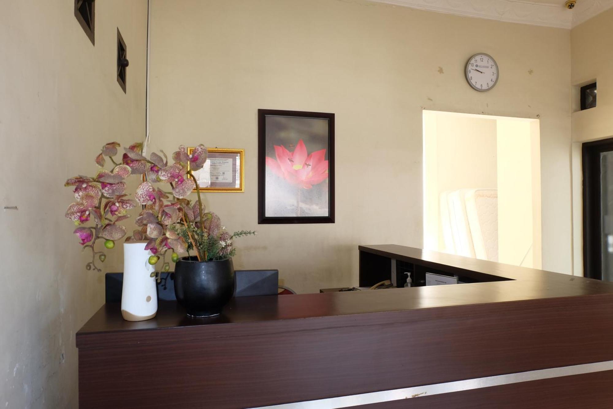 De Nusantara Hotel Syariah Medan Exterior photo